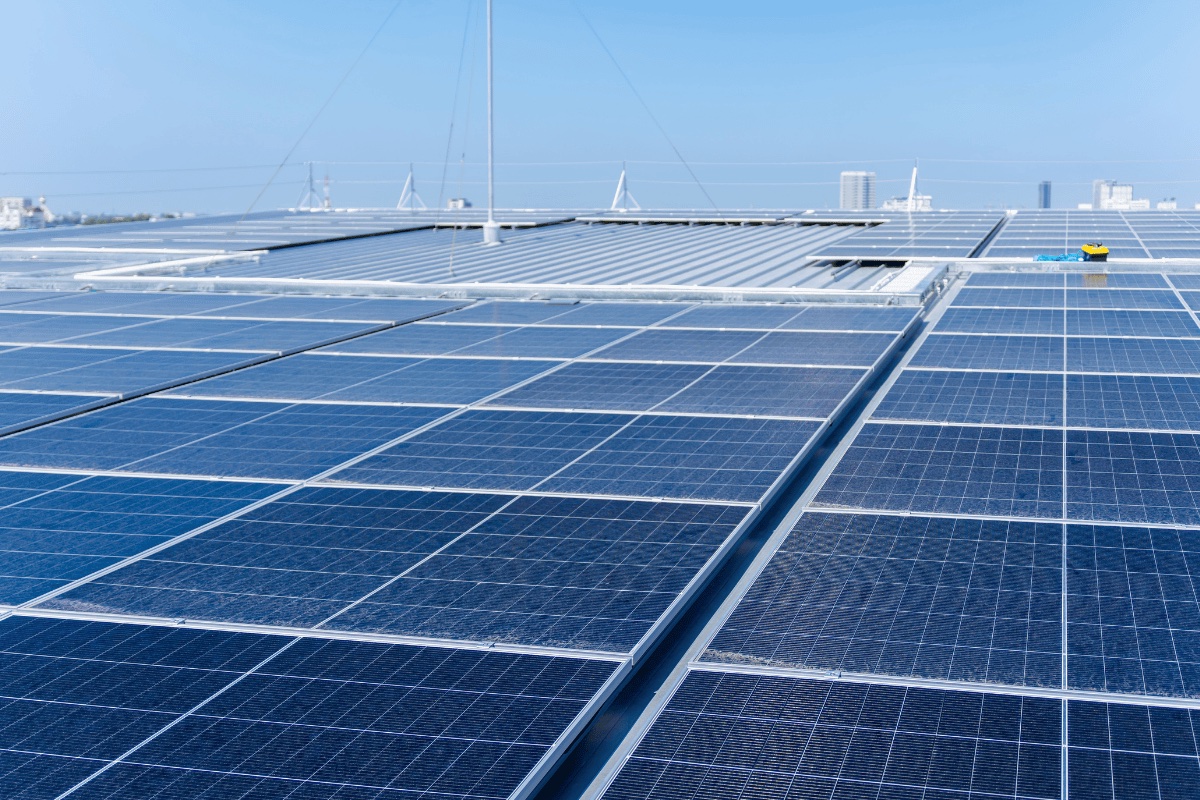 Commercial solar array on warehouse roof